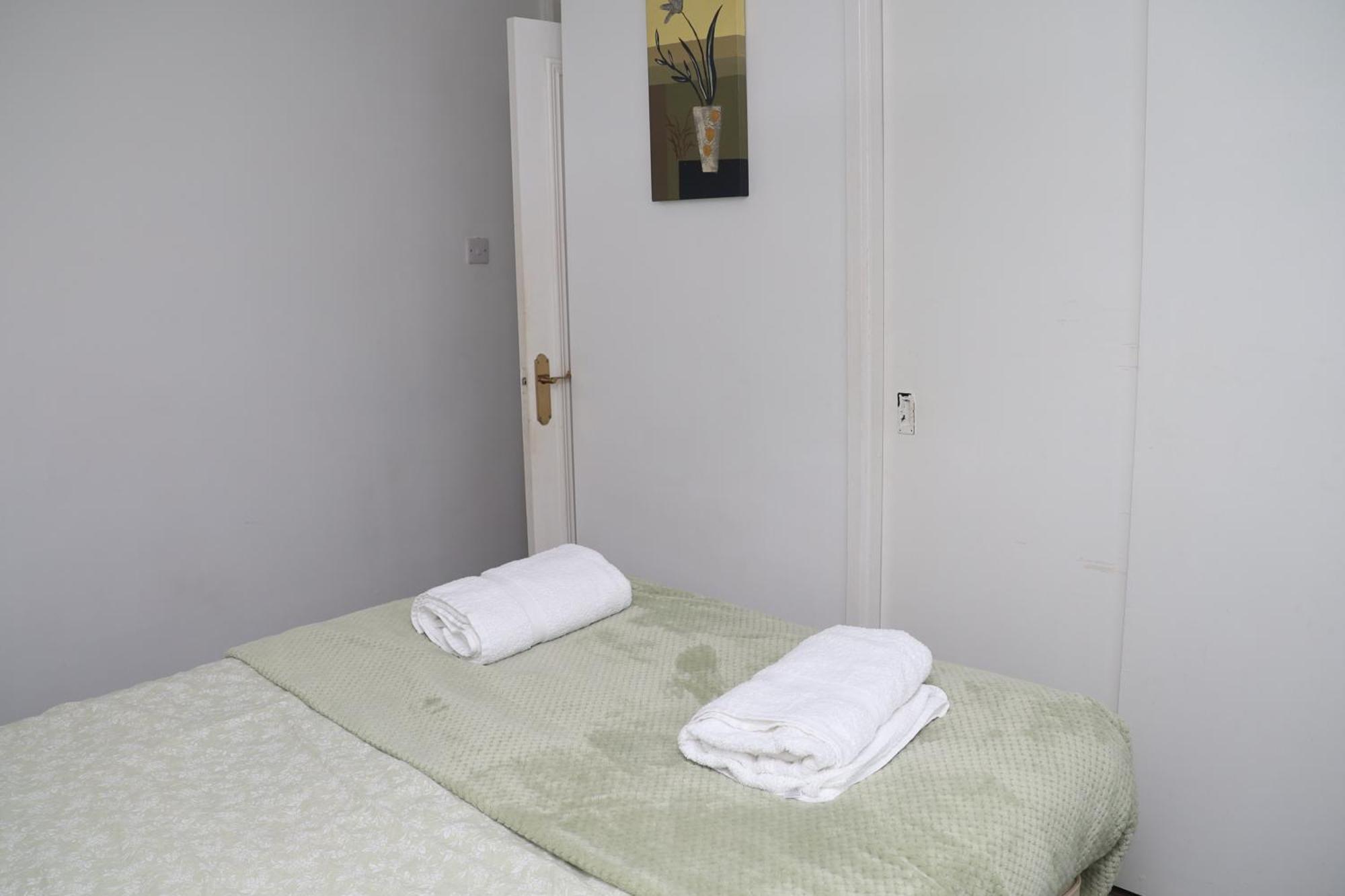 Superb 3 Bedroom Flat In Стаффорд Екстер'єр фото