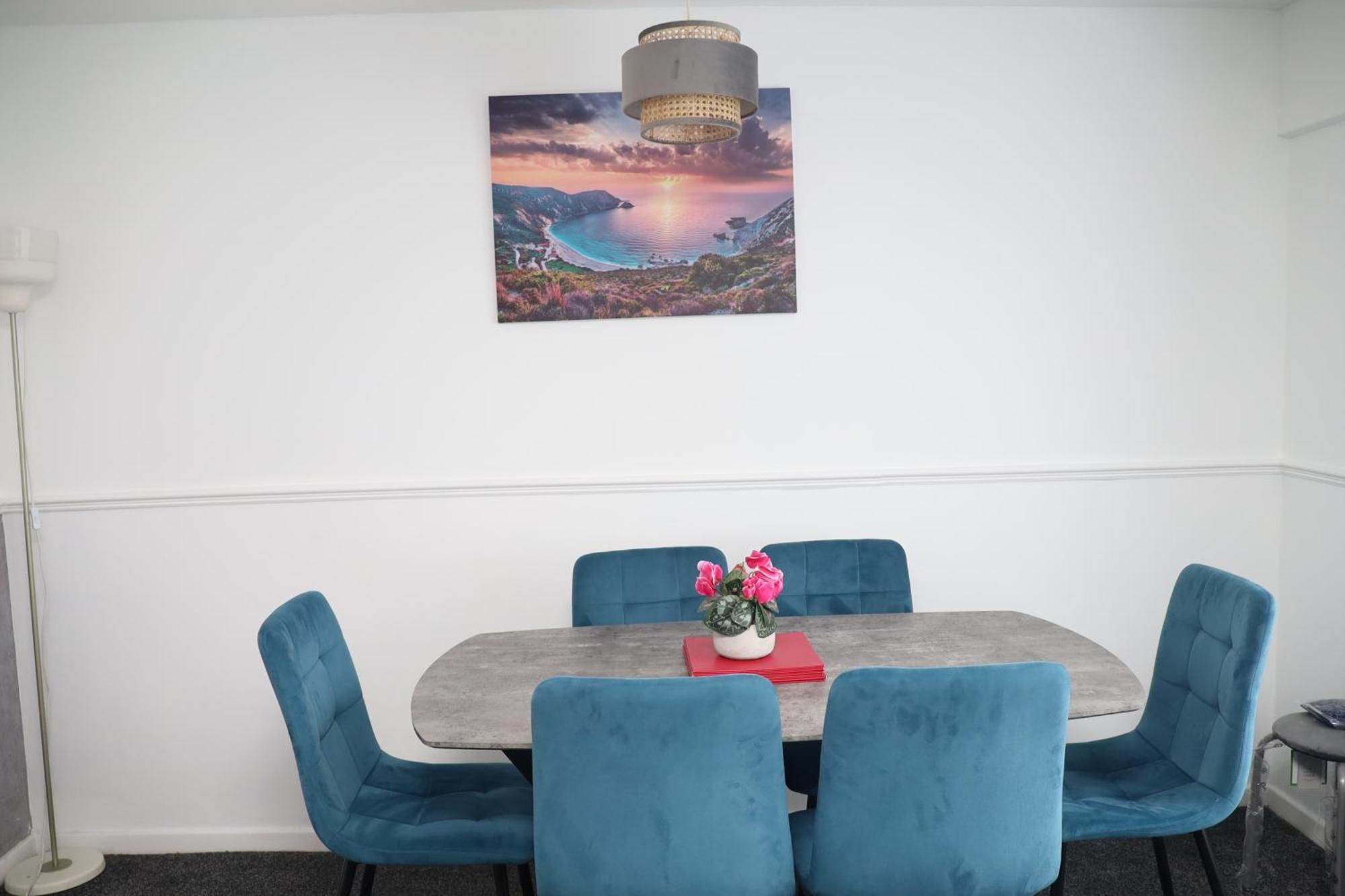 Superb 3 Bedroom Flat In Стаффорд Екстер'єр фото